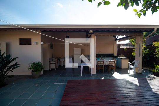 Quintal de casa à venda com 4 quartos, 258m² em Jardim Boa Esperança, Campinas