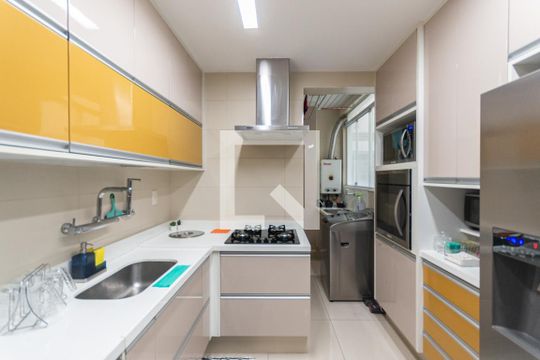 Cozinha de apartamento à venda com 4 quartos, 120m² em Tijuca, Rio de Janeiro