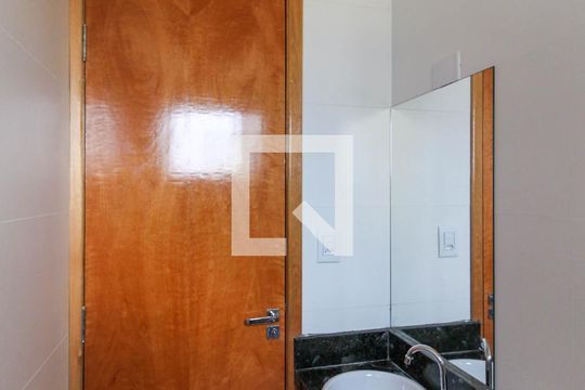 Banheiro de apartamento para alugar com 1 quarto, 31m² em Vila Prudente, São Paulo