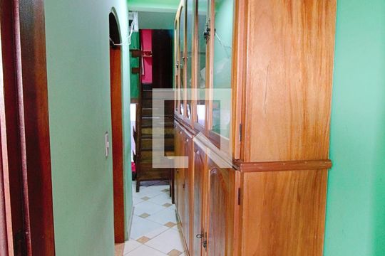 Corredor  de casa de condomínio à venda com 3 quartos, 140m² em Parque Monte Alegre, Taboão da Serra