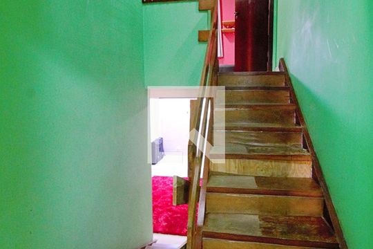 Escada de casa de condomínio à venda com 3 quartos, 140m² em Parque Monte Alegre, Taboão da Serra