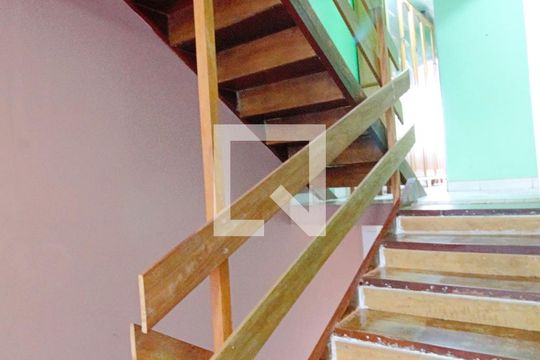 Escada  de casa de condomínio à venda com 3 quartos, 140m² em Parque Monte Alegre, Taboão da Serra