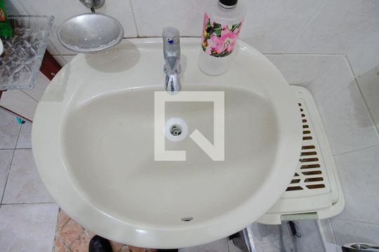 Banheiro da Suíte 2  de casa de condomínio à venda com 3 quartos, 140m² em Parque Monte Alegre, Taboão da Serra