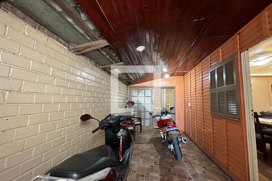 Garagem de casa à venda com 3 quartos, 160m² em Feitoria, São Leopoldo