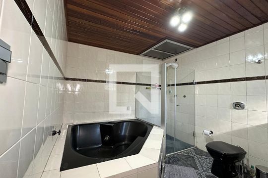 Banheiro da Suite de casa à venda com 3 quartos, 160m² em Feitoria, São Leopoldo