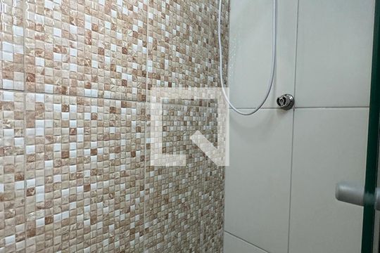 Box do Banheiro Social de casa à venda com 3 quartos, 160m² em Feitoria, São Leopoldo