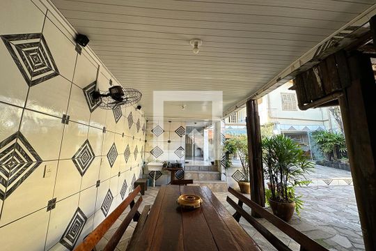Área Externa de casa à venda com 3 quartos, 160m² em Feitoria, São Leopoldo