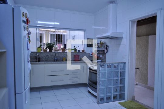 Cozinha de casa à venda com 3 quartos, 200m² em Vila Mazzei, São Paulo