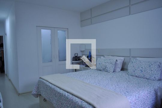 Quarto Suíte de casa à venda com 3 quartos, 200m² em Vila Mazzei, São Paulo