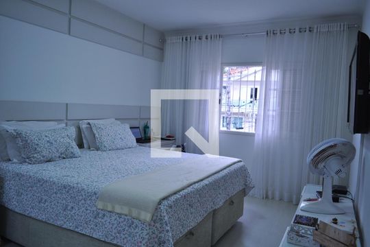 Quarto Suíte de casa à venda com 3 quartos, 200m² em Vila Mazzei, São Paulo