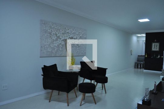 Sala de casa à venda com 3 quartos, 200m² em Vila Mazzei, São Paulo
