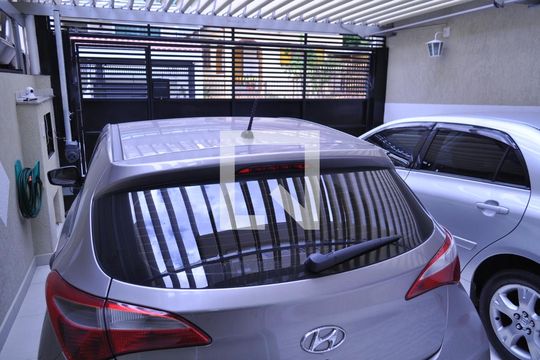 Garagem de casa à venda com 3 quartos, 200m² em Vila Mazzei, São Paulo