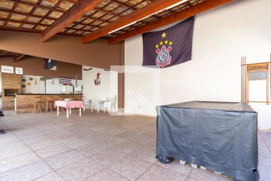 Salão de Festas de casa para alugar com 6 quartos, 670m² em Jardim das Camélias, São Paulo