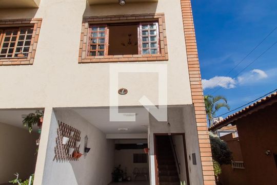 Fachada de casa de condomínio à venda com 2 quartos, 113m² em Jardim Monte Kemel, São Paulo