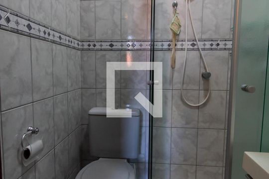 Banheiro da Suíte de casa de condomínio à venda com 2 quartos, 113m² em Jardim Monte Kemel, São Paulo