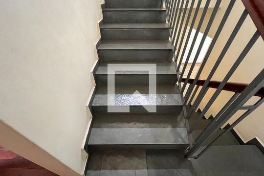 Escada de casa à venda com 4 quartos, 240m² em Vila Anglo Brasileira, São Paulo