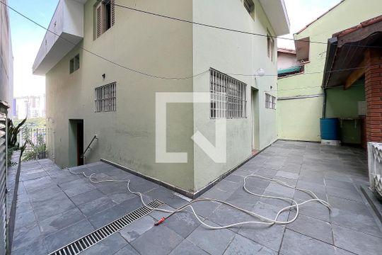 Quintal  de casa à venda com 4 quartos, 240m² em Vila Anglo Brasileira, São Paulo