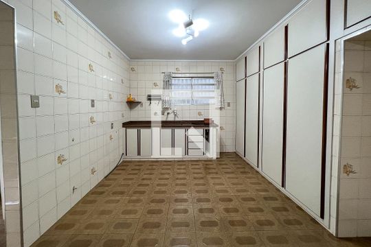 Cozinha de casa à venda com 4 quartos, 240m² em Vila Anglo Brasileira, São Paulo