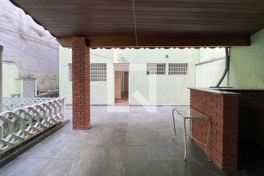 Churrasqueira de casa à venda com 4 quartos, 240m² em Vila Anglo Brasileira, São Paulo