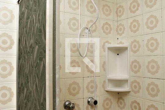 Banheiro de apartamento para alugar com 1 quarto, 34m² em Centro Histórico, Porto Alegre