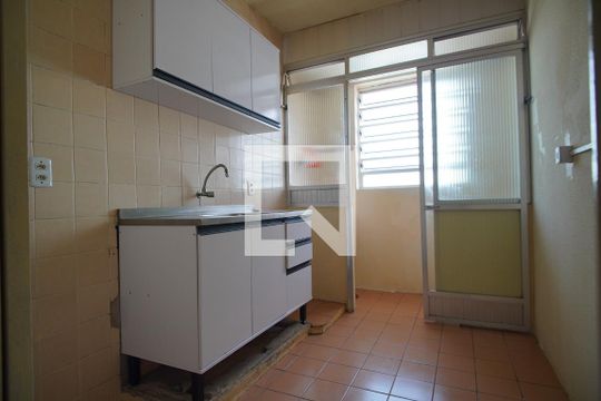 Cozinha  de apartamento para alugar com 2 quartos, 60m² em Protásio Alves, Porto Alegre