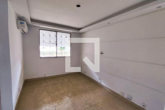 Sala de apartamento para alugar com 1 quarto, 40m² em Quintino Bocaiúva, Rio de Janeiro