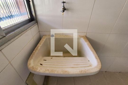 Área de Serviço - Tanque de apartamento para alugar com 1 quarto, 40m² em Quintino Bocaiúva, Rio de Janeiro