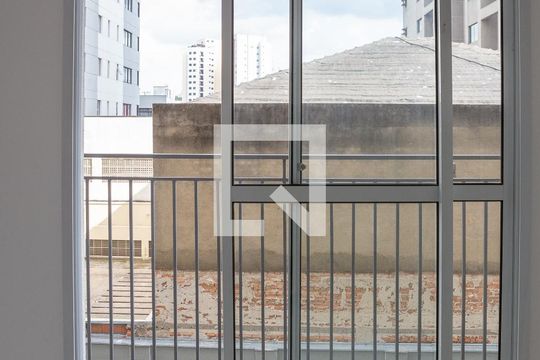 Vista da Sala de apartamento para alugar com 2 quartos, 36m² em Orr, São Paulo