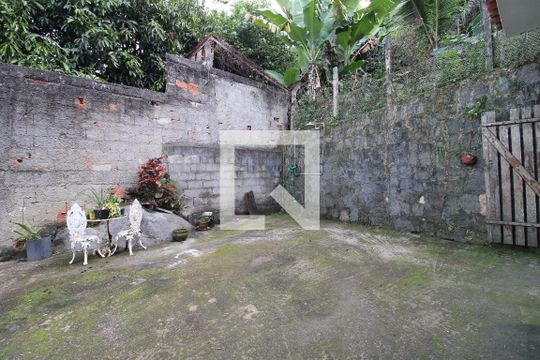Quintal de casa à venda com 3 quartos, 285m² em Jacarepaguá, Rio de Janeiro