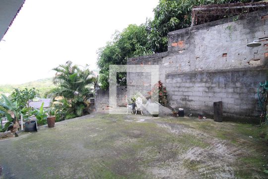 Quintal de casa à venda com 3 quartos, 285m² em Jacarepaguá, Rio de Janeiro