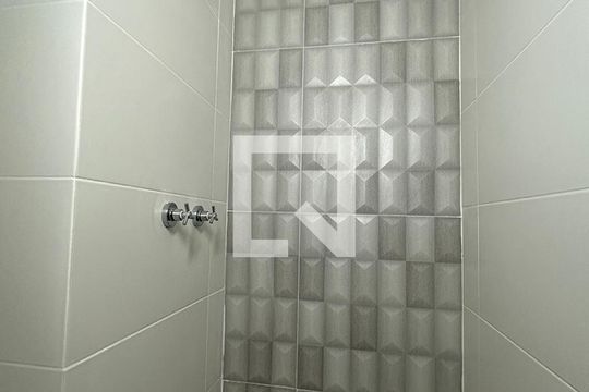 Box do Banheiro Social de apartamento à venda com 3 quartos, 105m² em Centro, São Leopoldo