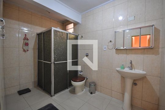 Banheiro de casa à venda com 3 quartos, 223m² em Vila Paiva, São Paulo