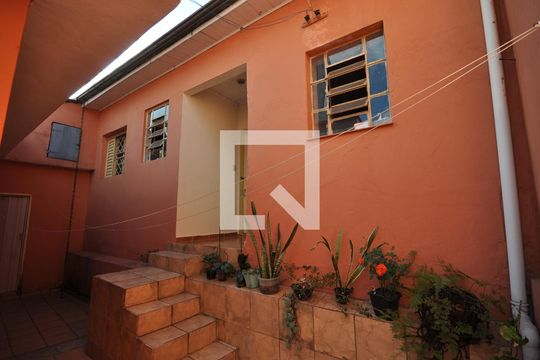 Edícula de casa à venda com 3 quartos, 223m² em Vila Paiva, São Paulo