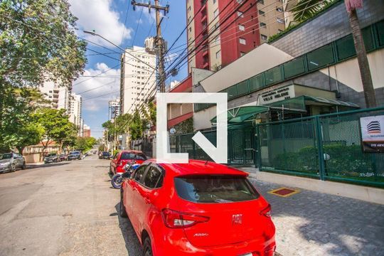 Fachada de apartamento para alugar com 2 quartos, 61m² em Saúde, São Paulo
