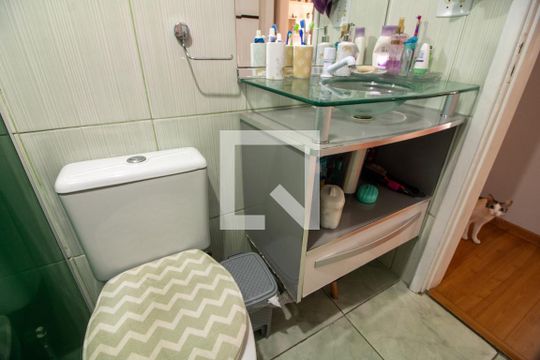 Banheiro de apartamento à venda com 3 quartos, 64m² em Jardim Vilas Boas, São Paulo