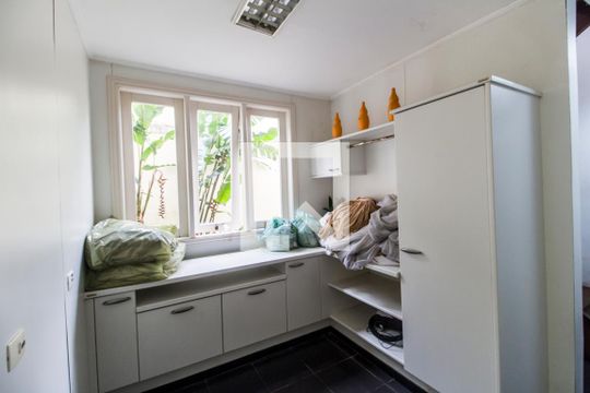 Área de Serviço de casa de condomínio à venda com 5 quartos, 750m² em Tamboré, Santana de Parnaíba
