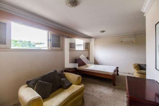 Suíte master 1 de casa de condomínio à venda com 5 quartos, 750m² em Tamboré, Santana de Parnaíba