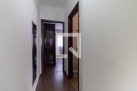 Corredor de casa à venda com 2 quartos, 120m² em Vila Moinho Velho, São Paulo