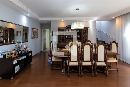 Sala de casa à venda com 3 quartos, 189m² em Jardim Ivana, São Paulo