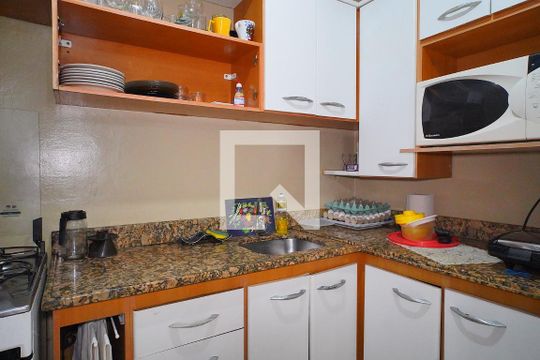 Cozinha de apartamento à venda com 3 quartos, 90m² em Partenon, Porto Alegre