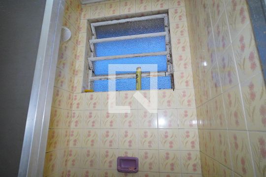 Banheiro de apartamento à venda com 3 quartos, 90m² em Partenon, Porto Alegre