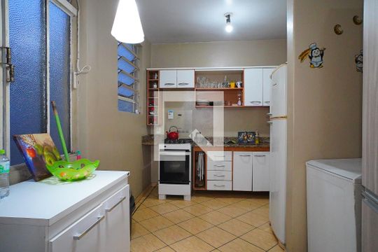 Cozinha de apartamento à venda com 3 quartos, 90m² em Partenon, Porto Alegre