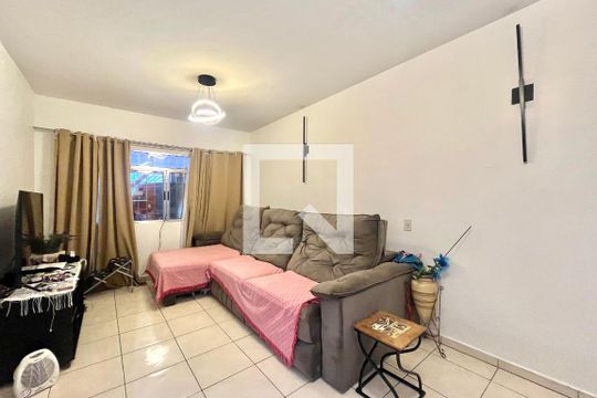Sala de casa para alugar com 4 quartos, 400m² em Vila Campestre, São Paulo