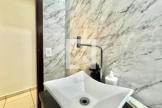 Lavabo de casa para alugar com 4 quartos, 400m² em Vila Campestre, São Paulo