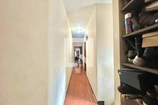 Corredor de casa para alugar com 4 quartos, 400m² em Vila Campestre, São Paulo