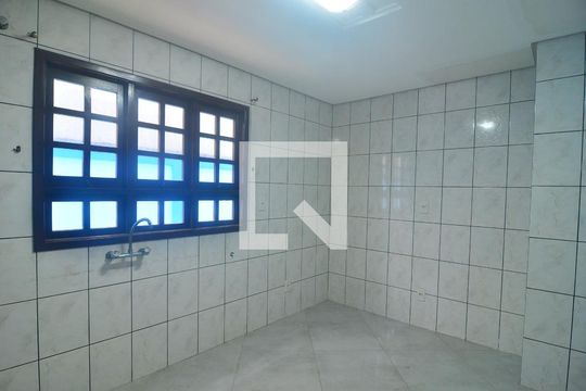Cozinha de casa à venda com 4 quartos, 110m² em Centro, Canoas