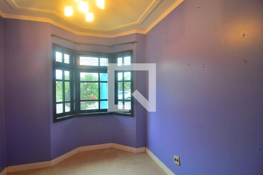 Sala 2 de casa à venda com 4 quartos, 110m² em Centro, Canoas