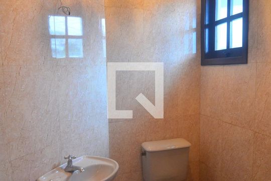 Lavabo 1 de casa à venda com 4 quartos, 110m² em Centro, Canoas