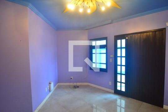 Sala 1 de casa à venda com 4 quartos, 110m² em Centro, Canoas