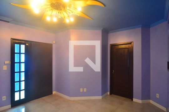 Sala 1 de casa à venda com 4 quartos, 110m² em Centro, Canoas